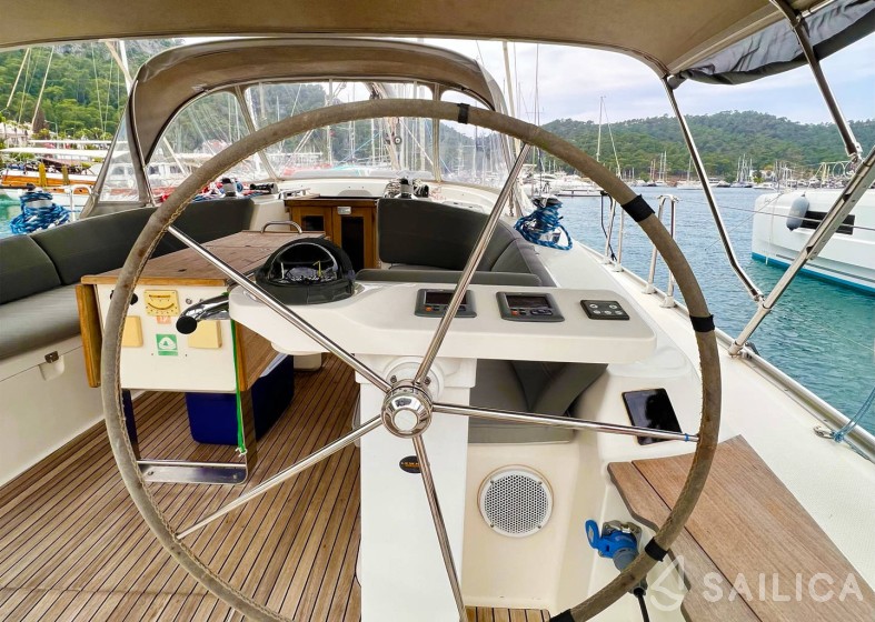 Bavaria 45 Cruiser - Yacht Charter Sailica
