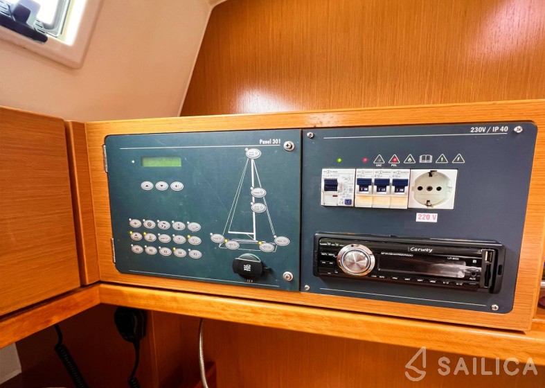 Bavaria 45 Cruiser - Yacht Charter Sailica