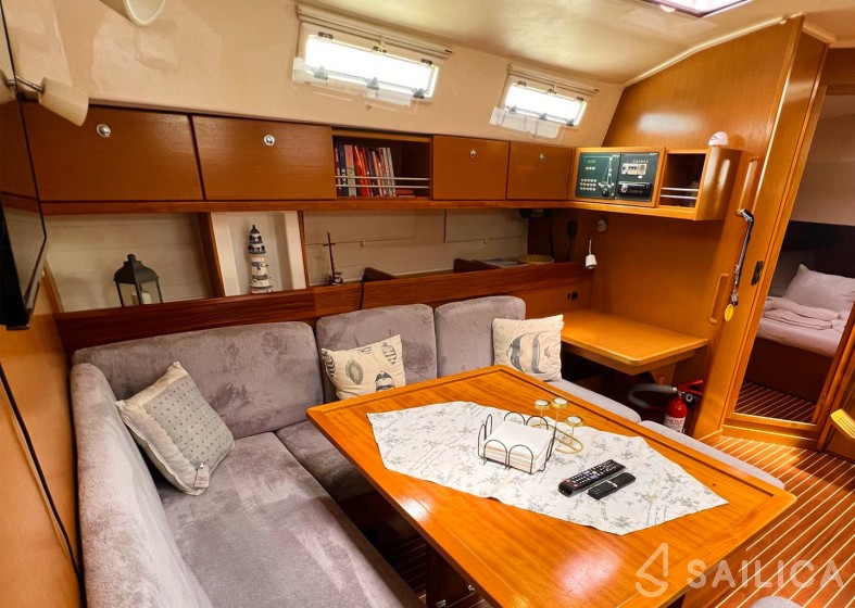 Bavaria 45 Cruiser - Yacht Charter Sailica