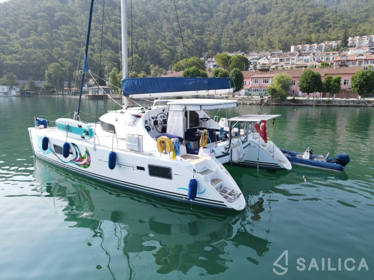 Lagoon 410 S2 - Yacht Charter Sailica