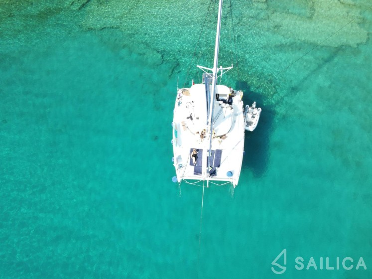 Lagoon 410 S2 - Yacht Charter Sailica