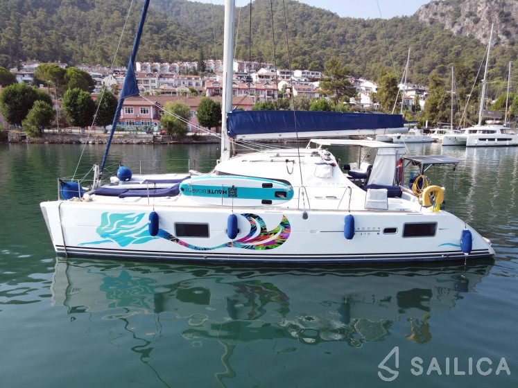 Lagoon 410 S2 - Yacht Charter Sailica