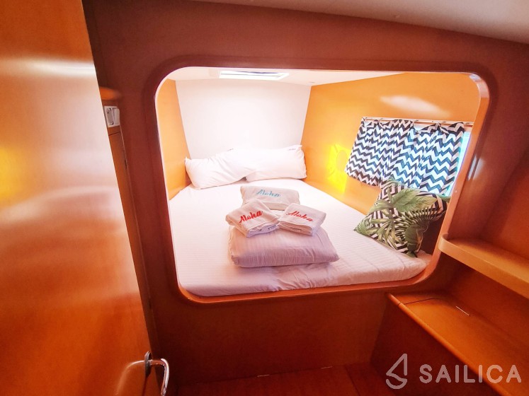 Lagoon 410 S2 - Yacht Charter Sailica