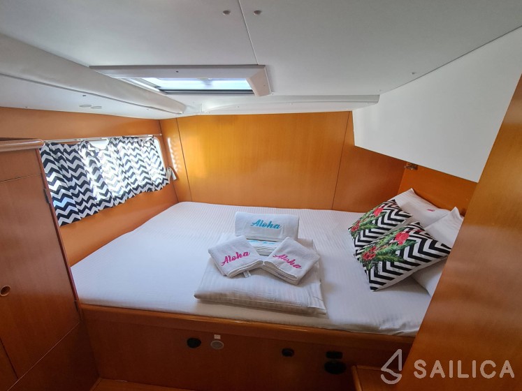 Lagoon 410 S2 - Yacht Charter Sailica