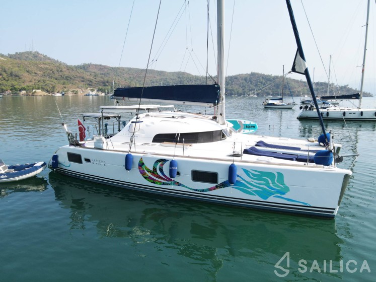 Lagoon 410 S2 - Yacht Charter Sailica