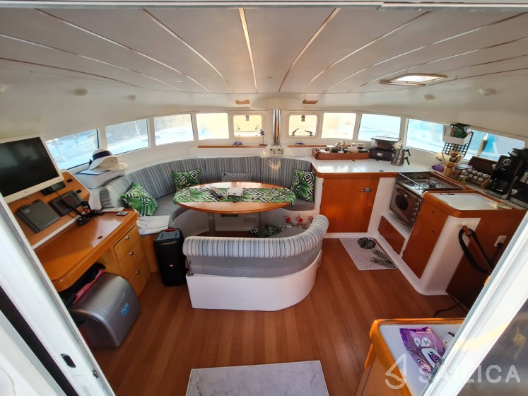 Lagoon 410 S2 - Yacht Charter Sailica