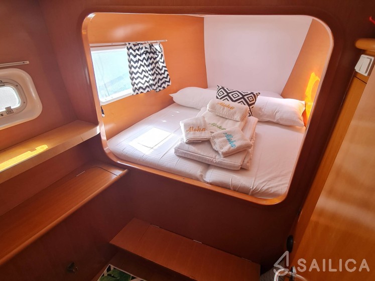 Lagoon 410 S2 - Yacht Charter Sailica