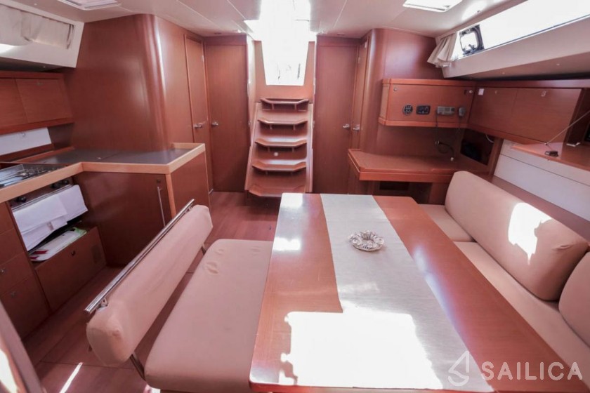 Oceanis 48 - Yacht Charter Sailica