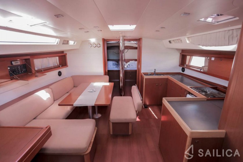 Oceanis 48 - Yacht Charter Sailica