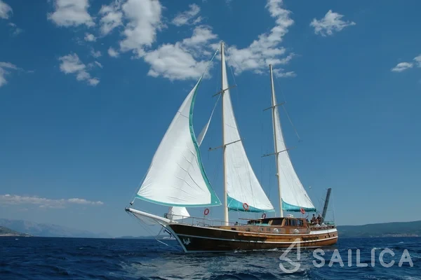 Gulet - Yacht Charter Sailica