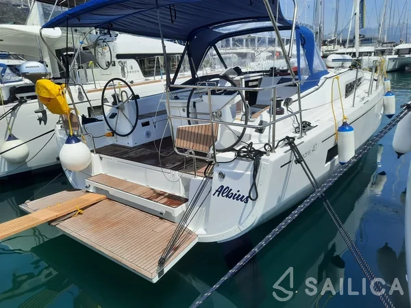 Oceanis 40.1 - Yacht Charter Sailica