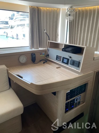 Lagoon 42 - Yacht Charter Sailica