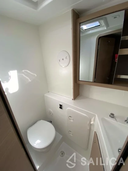 Lagoon 42 - Yacht Charter Sailica