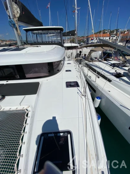 Lagoon 42 - Yacht Charter Sailica