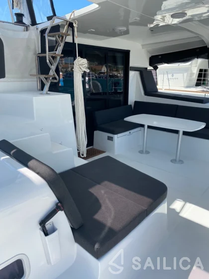 Lagoon 42 - Yacht Charter Sailica