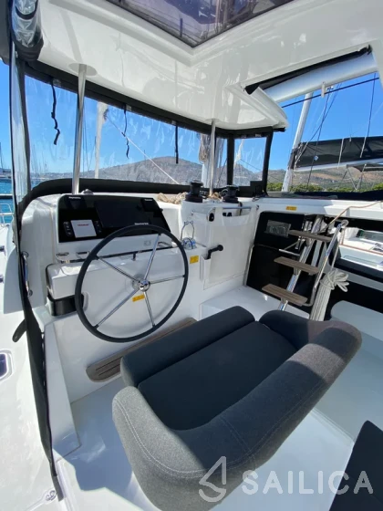 Lagoon 42 - Yacht Charter Sailica