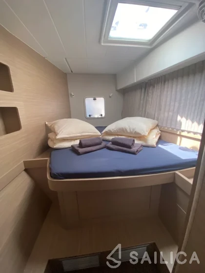 Lagoon 42 - Yacht Charter Sailica