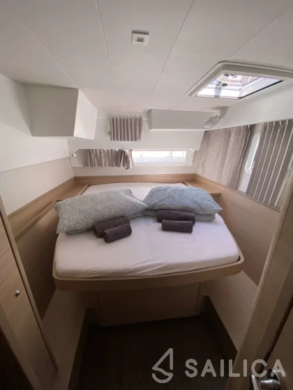 Lagoon 42 - Yacht Charter Sailica