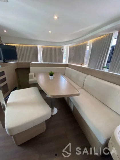 Lagoon 42 - Yacht Charter Sailica