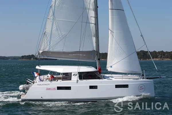 Nautitech 40 open NEW - 4 + 2 cab. - Yacht Charter Sailica