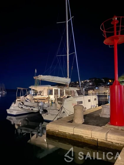Nautitech 40 open NEW - 4 + 2 cab. - Yacht Charter Sailica