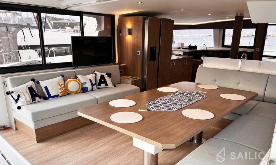 Bali 4.8  - Yacht Charter Sailica