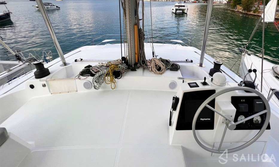 Bali 4.8  - Yacht Charter Sailica