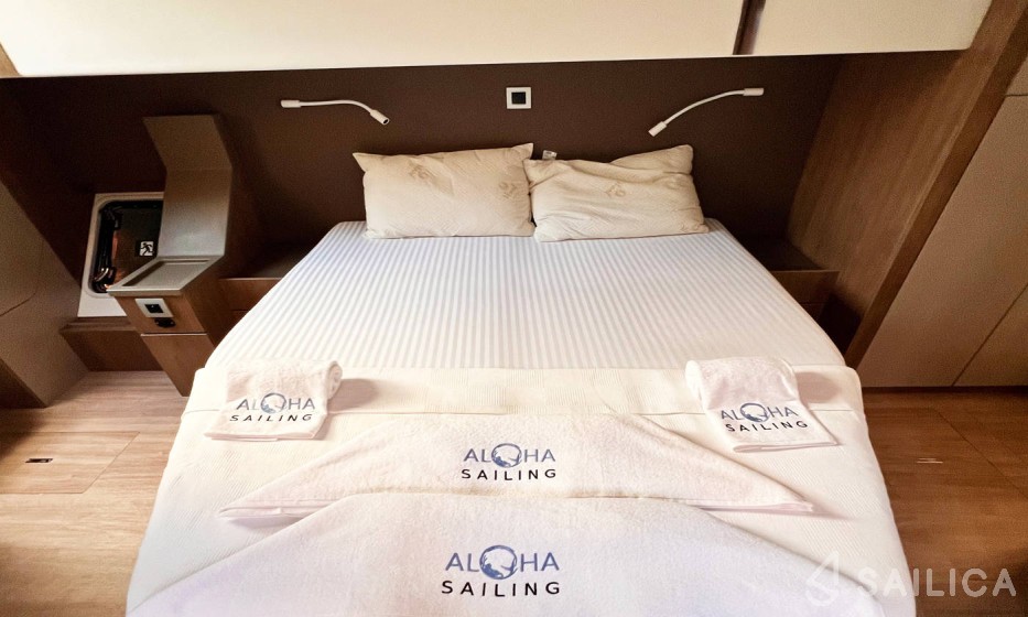 Bali 4.8  - Yacht Charter Sailica