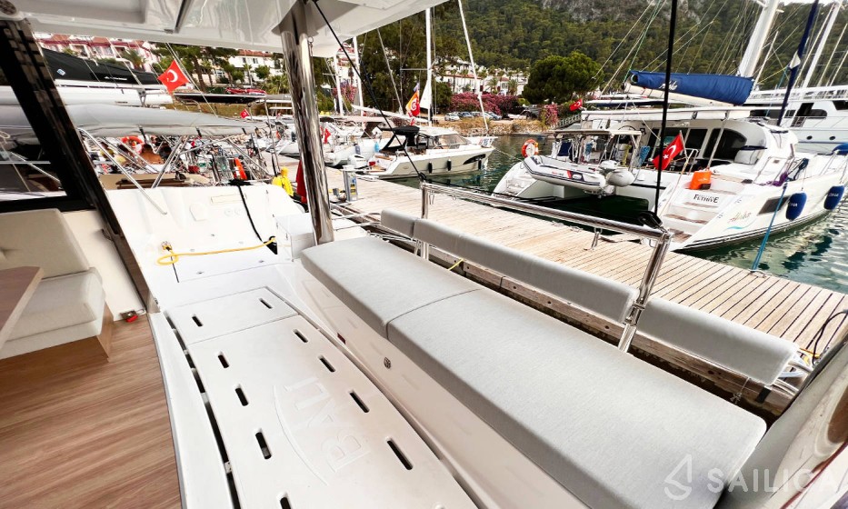 Bali 4.8  - Yacht Charter Sailica