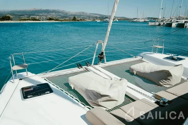 Lagoon 42 - Yacht Charter Sailica