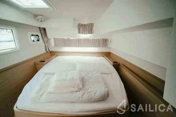 Lagoon 42 - Yacht Charter Sailica