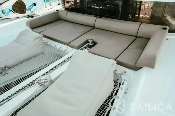 Lagoon 42 - Yacht Charter Sailica