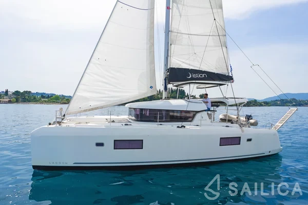 Lagoon 42 - Yacht Charter Sailica