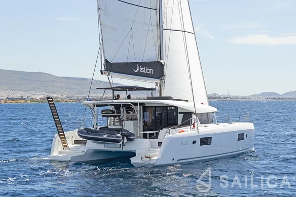 Lagoon 42 - Yacht Charter Sailica