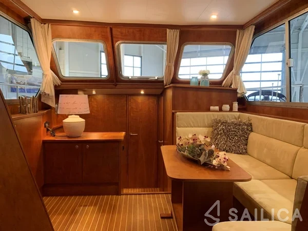 Succes 106 AC - Yacht Charter Sailica