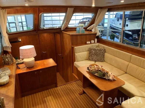 Succes 106 AC - Yacht Charter Sailica