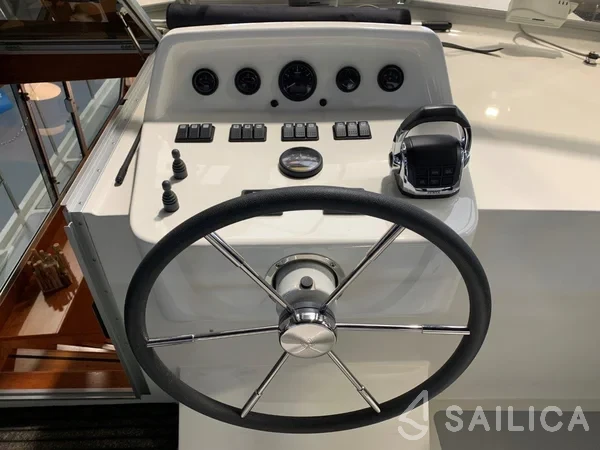 Succes 106 AC - Yacht Charter Sailica