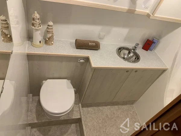 Succes 106 AC - Yacht Charter Sailica