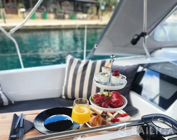 Hanse 418 - Yacht Charter Sailica