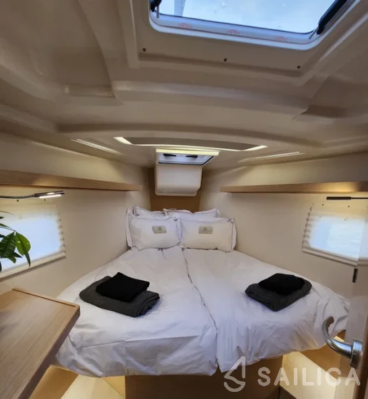 Hanse 418 - Yacht Charter Sailica