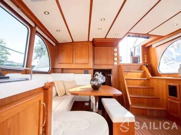 De Drait DeLuxe 42 - Yacht Charter Sailica