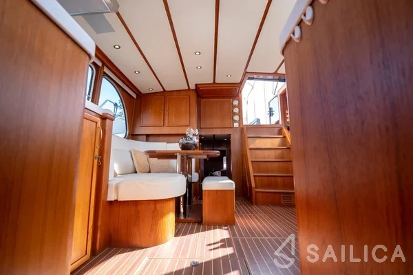 De Drait DeLuxe 42 - Yacht Charter Sailica