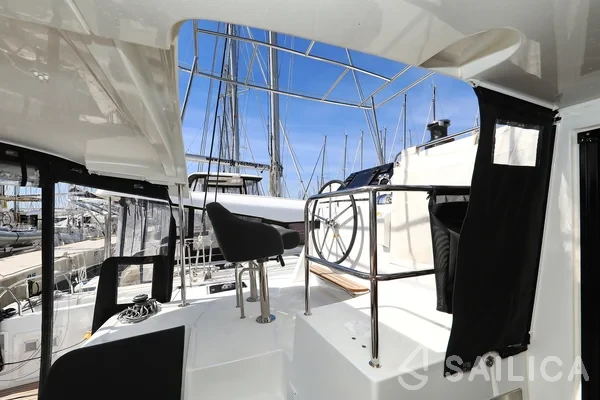 Lagoon 42 - Photo #10 Lagoon 42 - Yacht Charter Sailica