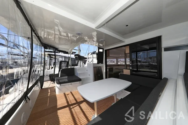 Lagoon 42 - Photo #26 Lagoon 42 - Yacht Charter Sailica