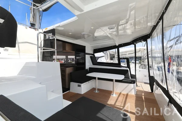 Lagoon 42 - Photo #29 Lagoon 42 - Yacht Charter Sailica