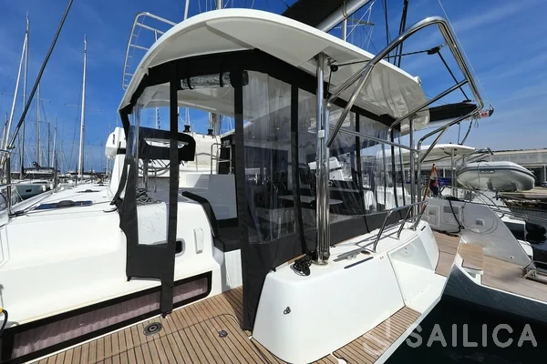Lagoon 42 - Photo #33 Lagoon 42 - Yacht Charter Sailica