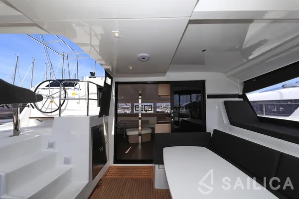 Lagoon 42 - Photo #19 Lagoon 42 - Yacht Charter Sailica