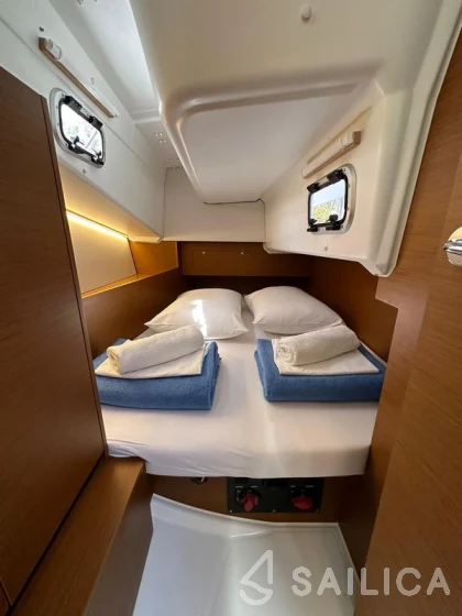 Sun Odyssey 350 - Yacht Charter Sailica