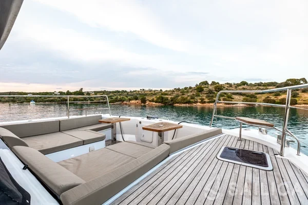 Aventura 14 Power - Yacht Charter Sailica