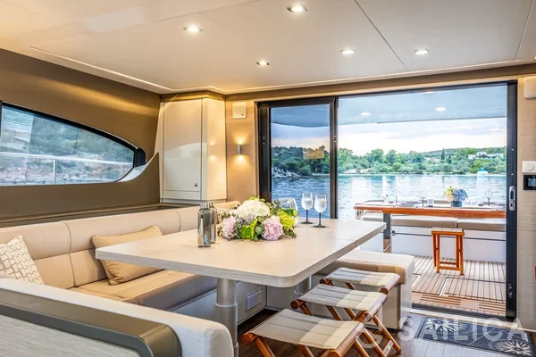 Aventura 14 Power - Yacht Charter Sailica
